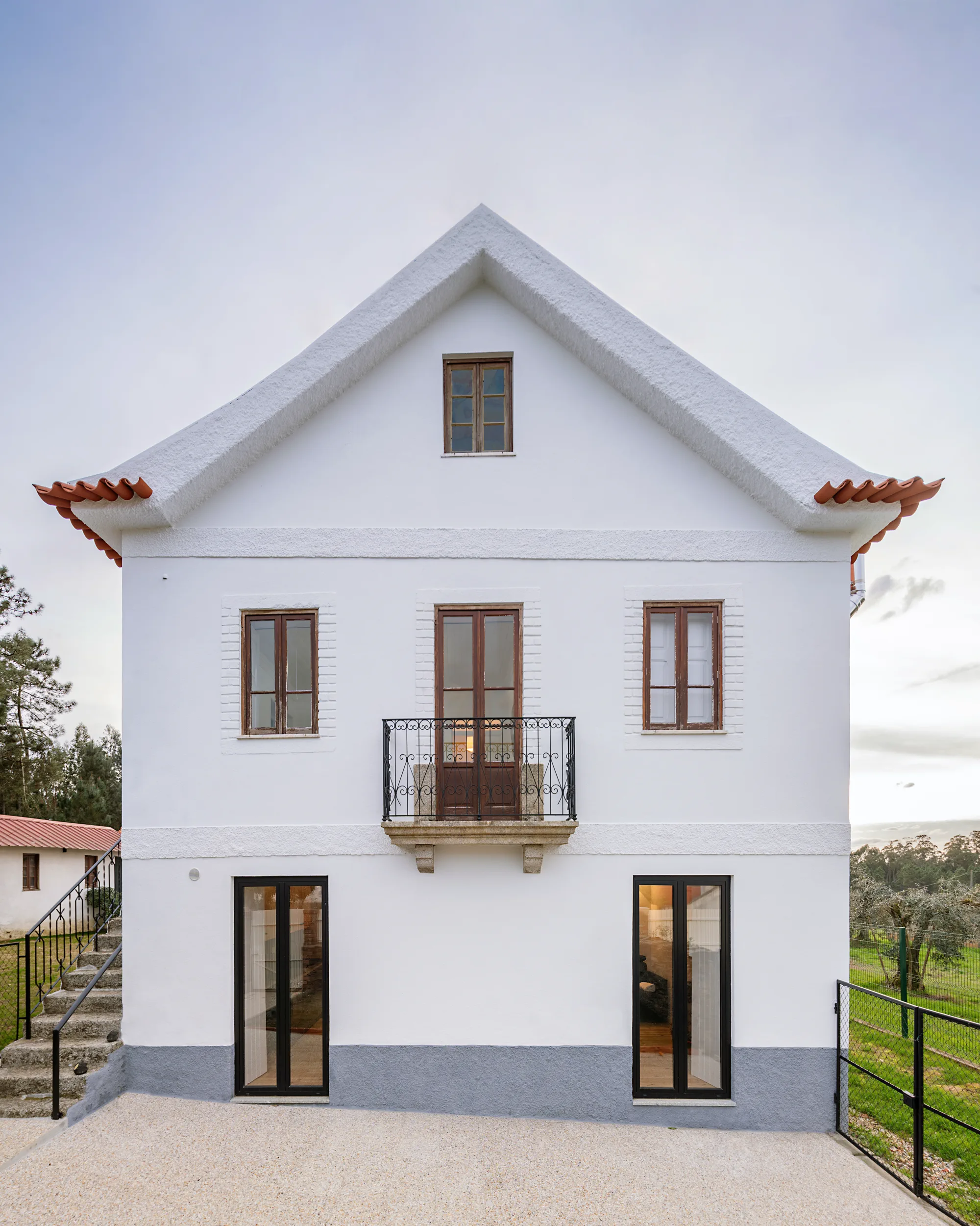 Front view of the restored farmhouse at Quinta Chaouen